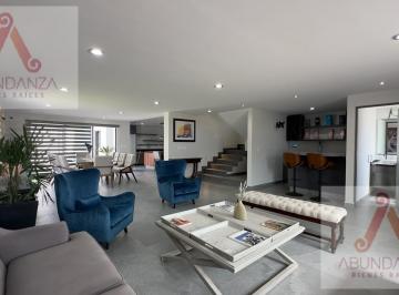 Casa en condominio · 383m² · 3 Recámaras · 4 Estacionamientos · Residencia Nueva Venta Metepec, Cercania a Av Tecnologico