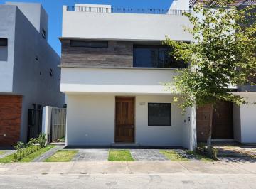 Casa de 3 habitaciones, Zapopan · Casa en Venta Dentro de Coto en Parques Vallarta Zapopan