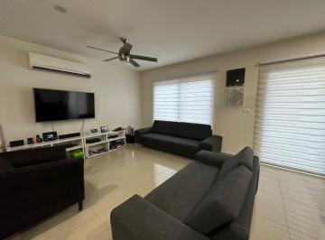 Casa · 214m² · 3 Recámaras · 2 Estacionamientos · Casa en Venta Jardines del Country