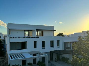 Casa · 210m² · 4 Recámaras · 2 Estacionamientos · Casa en Venta en Rio Residencial