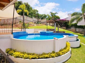 Casa de 3 habitaciones, Ixtapan de la Sal · Casa Ángeles en Venta con Alberca y Jacuzzi Climatizados, Amplios Jardines y Vistas Panorámicas.