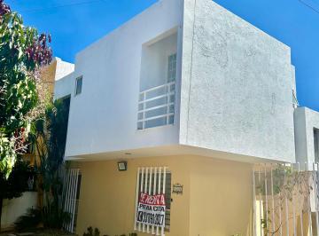 Casa en condominio de 3 habitaciones, Zapopan · Casa en Renta en Jardines del Sol
