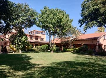 Casa · 936m² · 6 Recámaras · 6 Estacionamientos · Casa en Venta en Granjas Mérida, Temixco, Morelos
