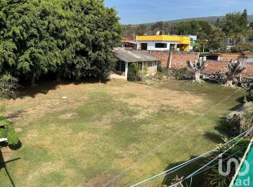 Casa · 265m² · 4 Recámaras · 2 Estacionamientos · Casa con Gran Terreno Plano, Oportunidad en Ahuatepec, Cuernavava