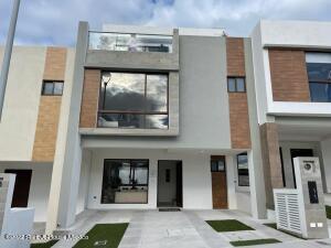 Casa de 3 habitaciones, El Marqués · Zakia Casa en Venta de 3 Recamaras y Roof Garden Goh2458
