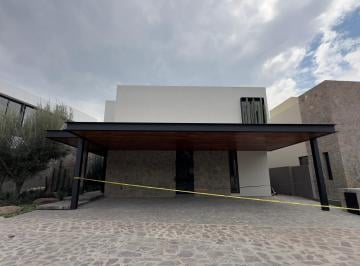 Casa de 4 habitaciones, Querétaro · Moderna Residencia en Venta en Altozano Querétaro