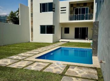 Casa de 4 habitaciones, Temixco · Estrene Moderna Casa con Alberca en Fracc. con Doble Vigilancia.
