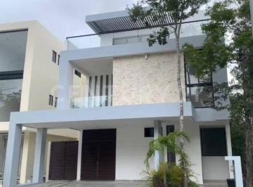 Casa en condominio · 326m² · 3 Recámaras · 2 Estacionamientos · Casa a Estrenar Ubicada en El Corazón de La Riviera Maya Ofc6125