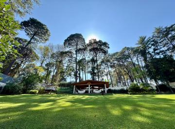 Casa de 6 habitaciones, Valle de Bravo · Casa en Venta en Valle de Bravo en El Centro de Avándaro