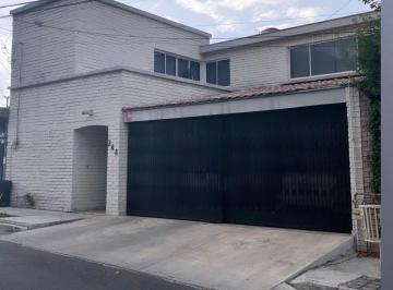 Casa · 432m² · 4 Recámaras · 2 Estacionamientos · Casa en Venta Cumbres 1er Sector, Monterrey, Nuevo Leon