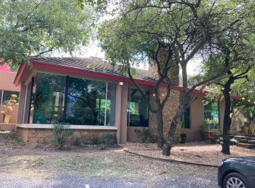 Casa · 686m² · 4 Recámaras · 6 Estacionamientos · Casa en Venta Carretera Nacional