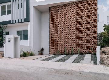 Casa · 217m² · 5 Recámaras · 3 Estacionamientos · Casa de Autor en Jicuri Zibata, El Marques Queretaro Cp. 76269