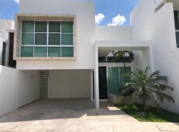 Casa de 3 habitaciones, Mérida · Casa Amueblada en Renta en Privada Altabrisa, Mérida