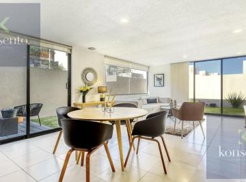 Casa · 110m² · 2 Recámaras · 2 Estacionamientos · Casa en Paseos de Zakia Poniente, Querétaro.