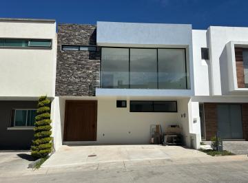Casa · 265m² · 3 Recámaras · 3 Estacionamientos · Casa en Venta