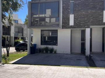 fachada · Casa en Renta en Boskia Otero
