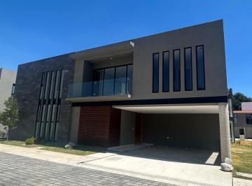 Casa en condominio · 332m² · 3 Recámaras · 2 Estacionamientos · Venta, Fraccionamiento Vistalagua, San Mateo Atenco