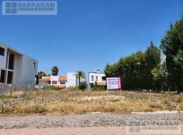 Terreno / Lote · 705m² · Terreno en Venta con Excelente Ubicación