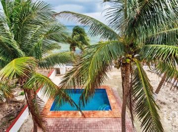 Casa · 215m² · 3 Recámaras · 3 Estacionamientos · Venta Casa Beach Front - Puerto Morelos