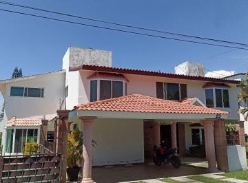 Casa de 4 habitaciones, Atlatlahucan · Casa en Fraccionamiento en Lomas de Cocoyoc, Atlatlahucan, Morelos