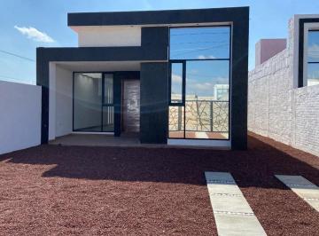 Casa · 150m² · 3 Recámaras · 3 Estacionamientos · Casa en Tequisquiapan, Queretaro