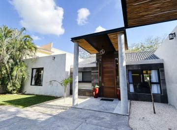 Casa · 433m² · 3 Recámaras · 4 Estacionamientos · Casa en Venta en Club de Golf La Ceiba en Mérida Yucatán. - (4)