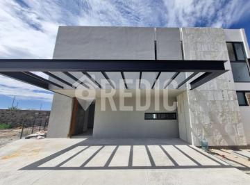 Casa de 4 habitaciones, Querétaro · Moderna Casa en Lomas del Campanario Norte con 4 Hab.