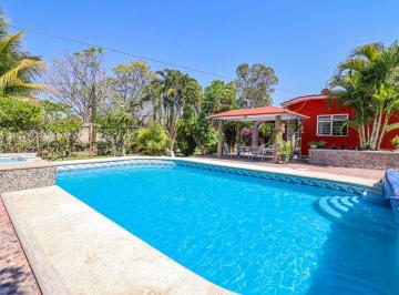 Casa de 8 habitaciones, Xochitepec · Inversionistas, Finca Productiva en Xochitepec con Alberca, Bungalós y Huerto Frutal