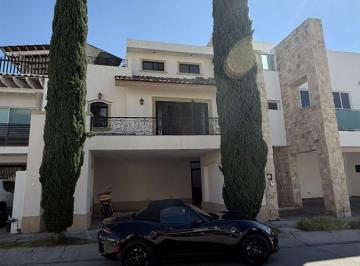 Casa · 380m² · 4 Recámaras · 2 Estacionamientos · Casa en Renta en Punta del Este 4 Recámaras