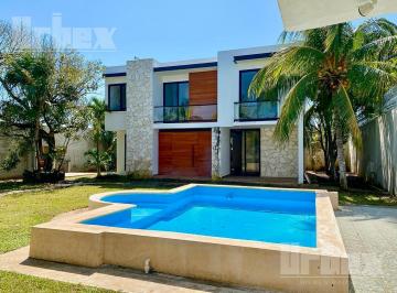Casa · 1100m² · 3 Recámaras · 2 Estacionamientos · Casa en Imi 1 con Acabados de Lujo, Campeche
