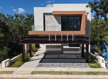 Casa · 340m² · 3 Recámaras · 2 Estacionamientos · Casa en Preventa en Residencial Via Cumbres
