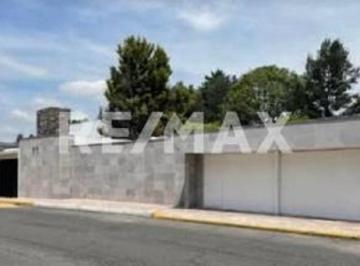 Casa · 564m² · 3 Recámaras · 6 Estacionamientos · Casa en Venta - (4)