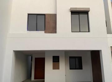 Casa de 4 habitaciones, Mazatlán · Casa en Venta en Fracc. Palmilla Cerca de La Playa en Mazatlán!