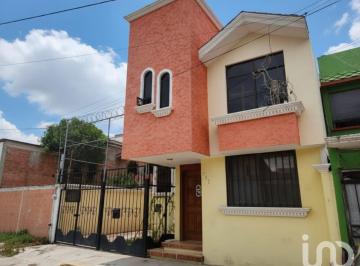 Casa · 153m² · 3 Recámaras · 3 Estacionamientos · Casa en Venta en Campestre Villas del Alamo, Pachuca, Hgo.