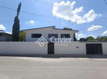 Casa · 600m² · 6 Recámaras · 2 Estacionamientos · Casa en Lázaro Cárdenas