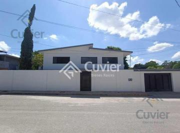 Casa · 600m² · 6 Recámaras · 2 Estacionamientos · Casa en Lázaro Cárdenas