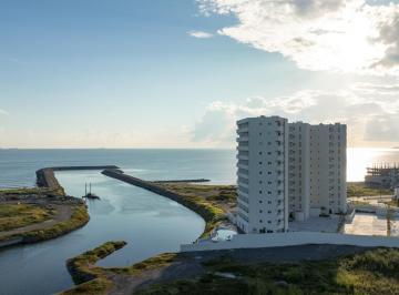 Departamento · 80m² · 2 Recámaras · 1 Estacionamiento · Cabo Marino, Departamento en Venta con Espectacular Vista Al Canal de La Marina y Al Mar!