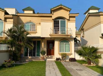 Casa · 180m² · 3 Recámaras · 2 Estacionamientos · La Joya Residencial, Casa en Venta con Vigilancia en Boca del Rio