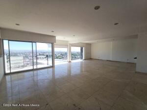 Casa de 3 habitaciones, Querétaro · Casa, Cuarto de Servicio, Sotano, 3 Recamaras - Balcones del Acueducto. Venta