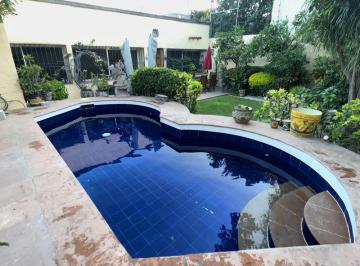 Casa de 3 habitaciones, Querétaro · Casa de un Nivel, con Alberca, a Una Cuadra de Los Arcos
