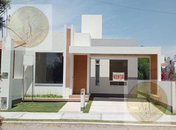 Casa · 161m² · 3 Recámaras · 2 Estacionamientos · Casa en Fraccionamiento Residencial Haciendas de Tequisquiapan