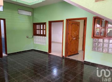 Casa · 136m² · 4 Recámaras · 2 Estacionamientos · Venta de Casa en Las Delicias, Tuxtla Gutierrez