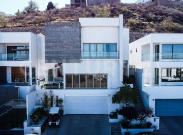 Casa · 560m² · 6 Recámaras · 2 Estacionamientos · Casa en Venta Bosques de San Francisco