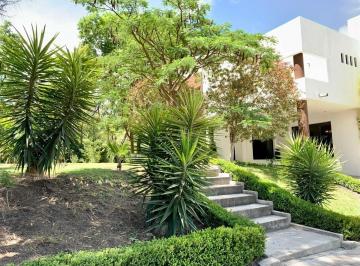 Casa en condominio de 5 habitaciones, Corregidora · Casa en Venta en Colinas del Bosque Queretaro