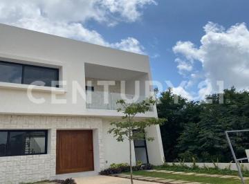 Casa · 197m² · 3 Recámaras · 2 Estacionamientos · Casa en Venta en Residencial Rio By Cumbres, Cancun