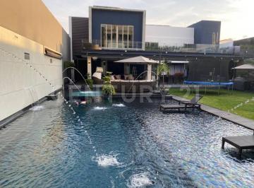 Casa · 1141m² · 3 Recámaras · 4 Estacionamientos · Casa Inteligente en Vista Hermosa, Cuernavaca, Morelos
