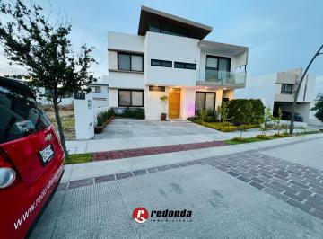 Casa · 366m² · 4 Recámaras · 2 Estacionamientos · Casa en Residencial Mayorazgo