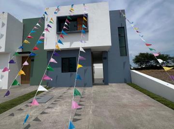 Casa de 4 habitaciones, Villa de Alvarez · Casas en Venta Zona Norte de 4 Recámaras Salida a Comala