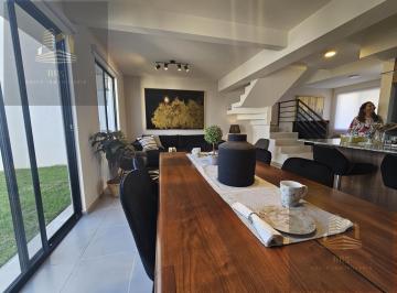 Casa · 113m² · 3 Recámaras · 2 Estacionamientos · Casa en Venta con 3 Recámaras y Flex Space, Enfrente de Sonterra Qro.