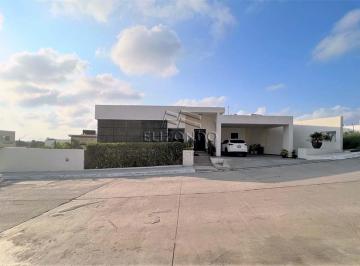 Casa · 439m² · 3 Recámaras · 2 Estacionamientos · (Mecv22135) Casa Semi Nueva en Venta, Fracc. Haciendas de Rul $9’700,000